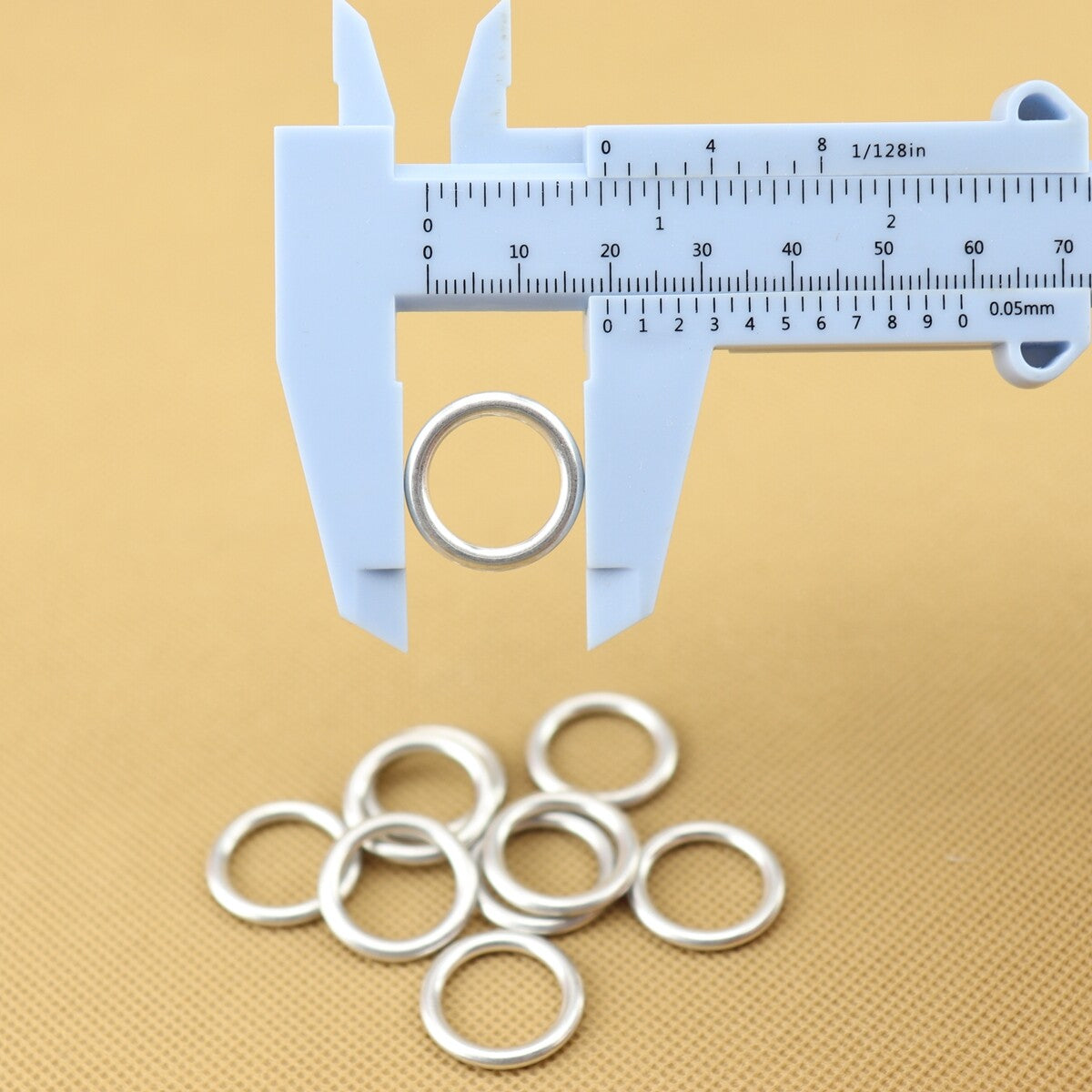 10 new drain plug gaskets for Audi S4, A4, Q5, for Volkswagen Touareg CC, and REINZ (Number 10) - N0138157