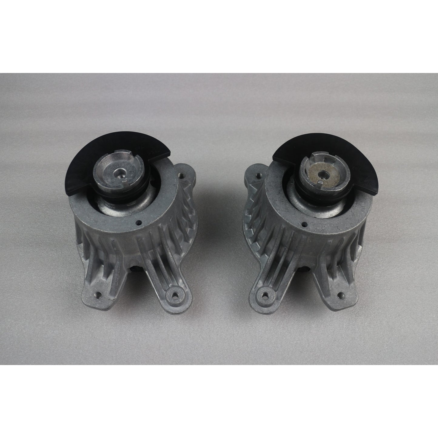 Left Right Engine Mount Fit for Benz 2052400200 2052400300 W205 C300 C350e