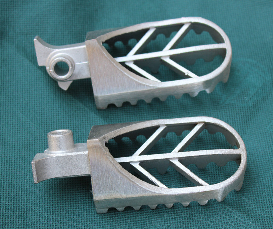 Stainless Steel Foot Pegs Rests for Honda CRF50 70 CRF100 SSR SDG DHZ Thumpstar