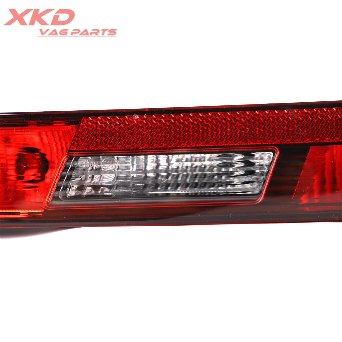 The left rear taillight is applicable to for Audi Q3 8U0 945 095 B