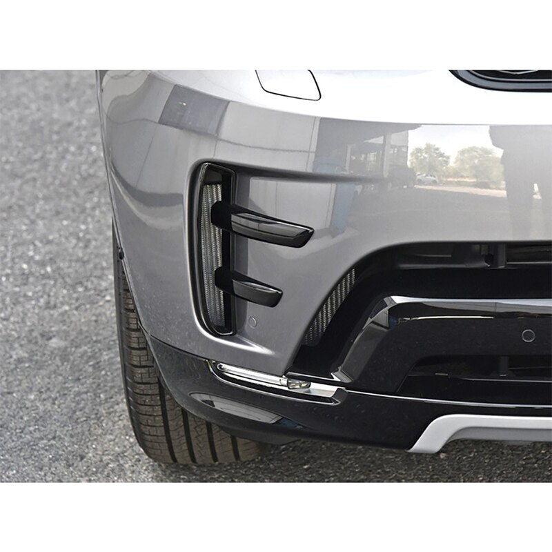 A pair of front bumper grille vent trims for Land Rover Discovery 5 L462 2017 - 2019
