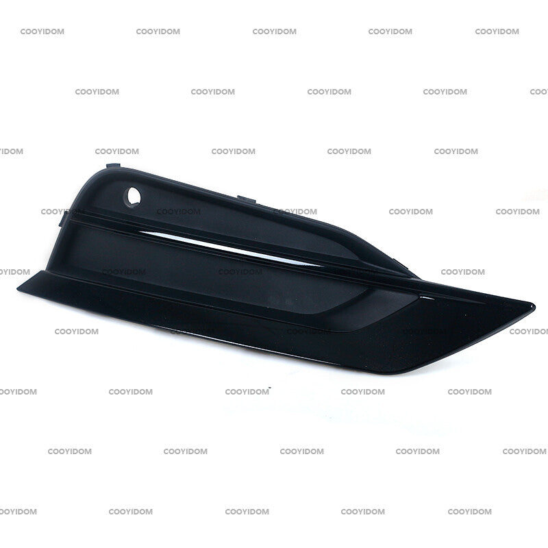 A pair of fog lights, a grille, and a carbon black front bumper styling are available for the for Volvo S90 V90 2016-19.