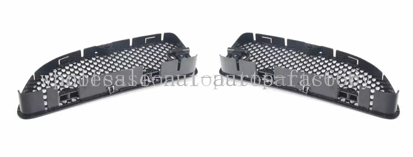 One pair of front grille covers suitable for Mercedes-Benz SLK350, SLK280, R171, and SLK300. (05-11-)