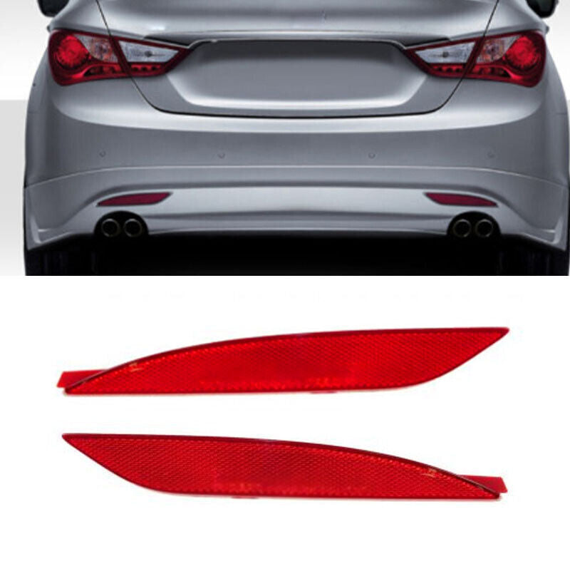 A pair of red reflective mirrors on the rear bumper are suitable for the for Hyundai Sonata 2011-2013.