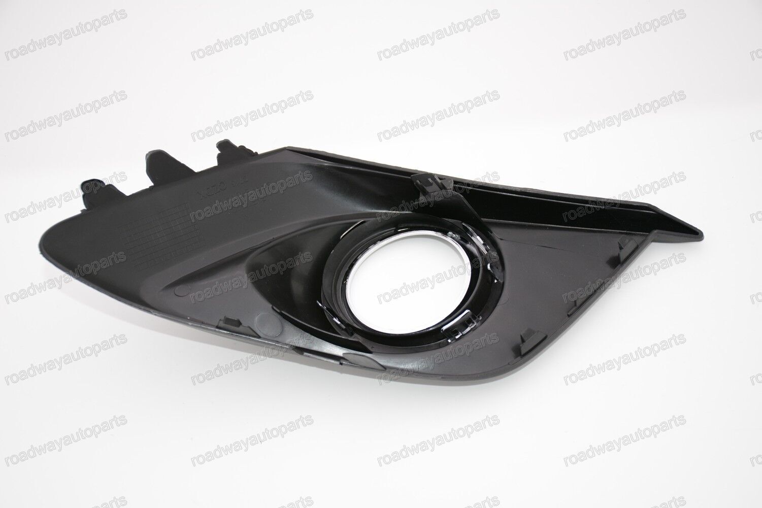 Left front fog lamp light bezel cover with chrome trim for MAZDA 3 AXELA 2014