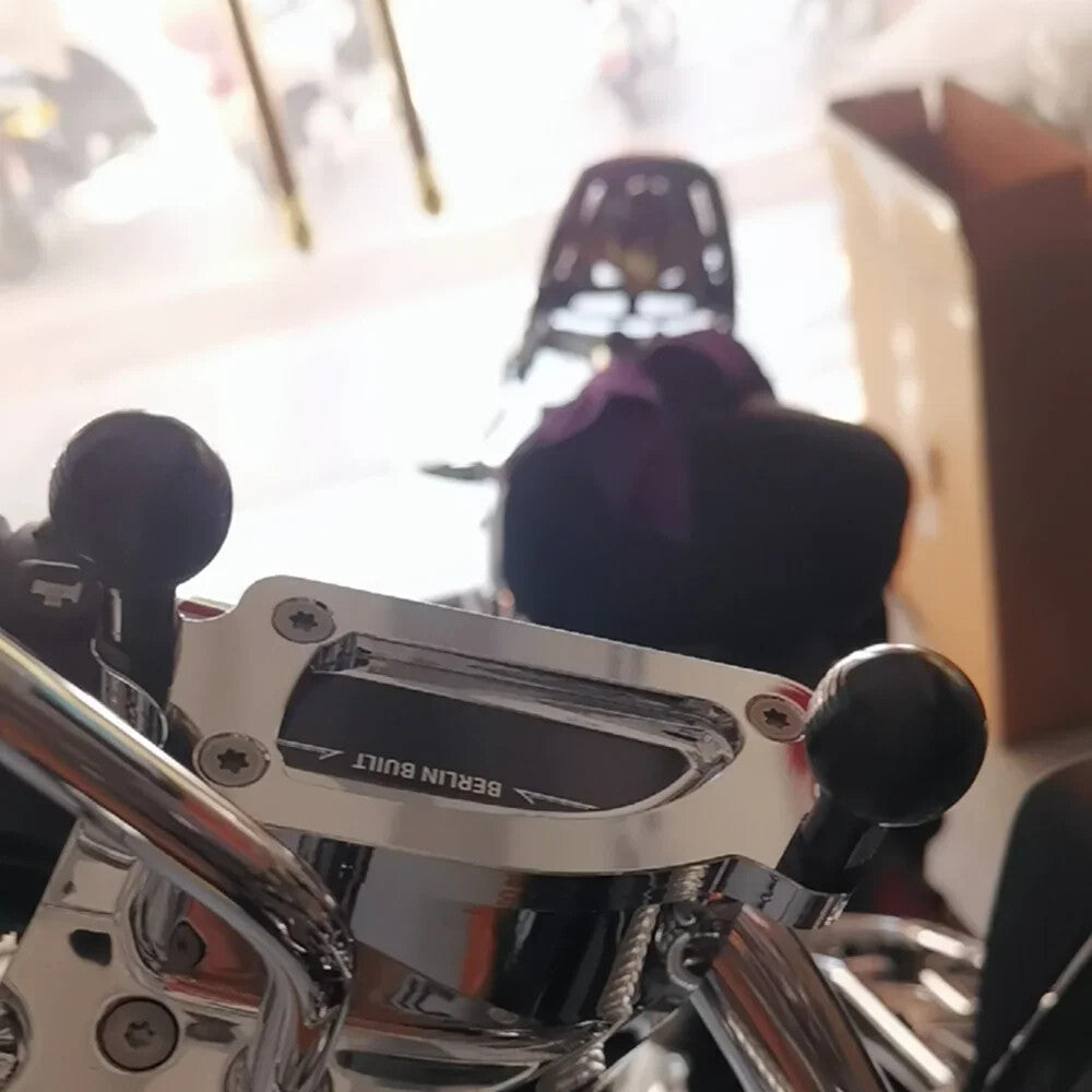 Brake Reservoir Cover with Bracket Hydraulic Oil Cup for BMW R18 R18B R18TC