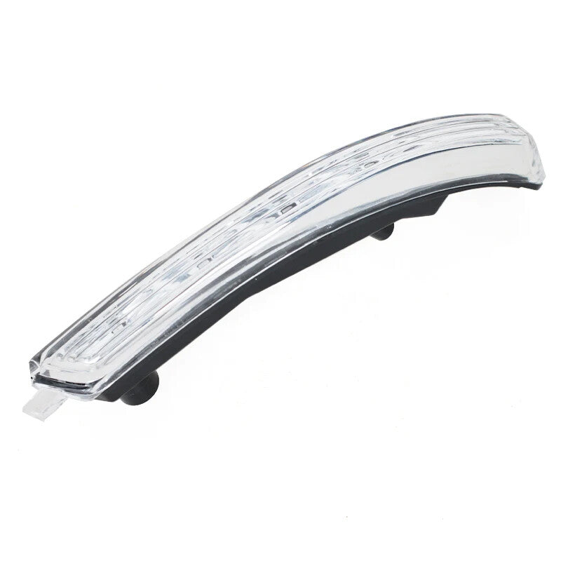 Dual LED turn signals on the side mirrors (95130428) are suitable for Chevrolet Aveo (2012-15).