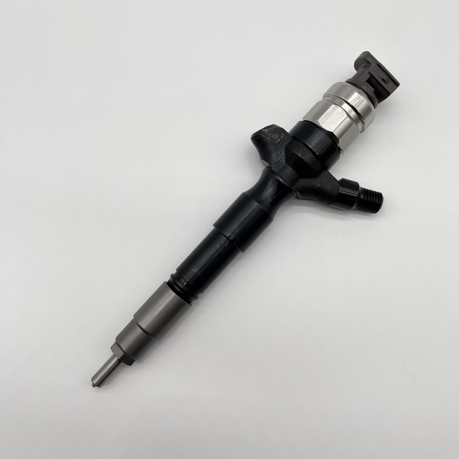 Diesel Fuel Injector 095000-9770 23670-59018 for Toyota for Land Cruiser V8 1VD-FTV