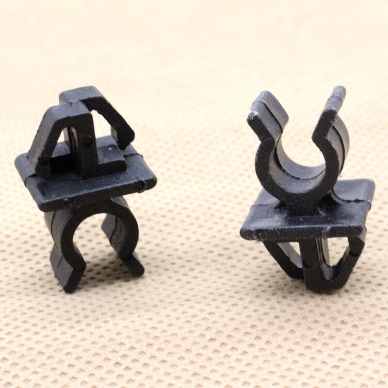 2. Suitable for universal for Chevrolet Malibu Trax and for Buick Encore range hood accessory rod fixing clips 95073074