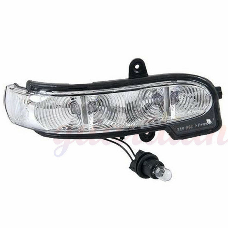 Right door turn signal light 2038201421 is applicable to for Mercedes-Benz W211, E320, E500, E350, 5.0L, and 5.5L models.
