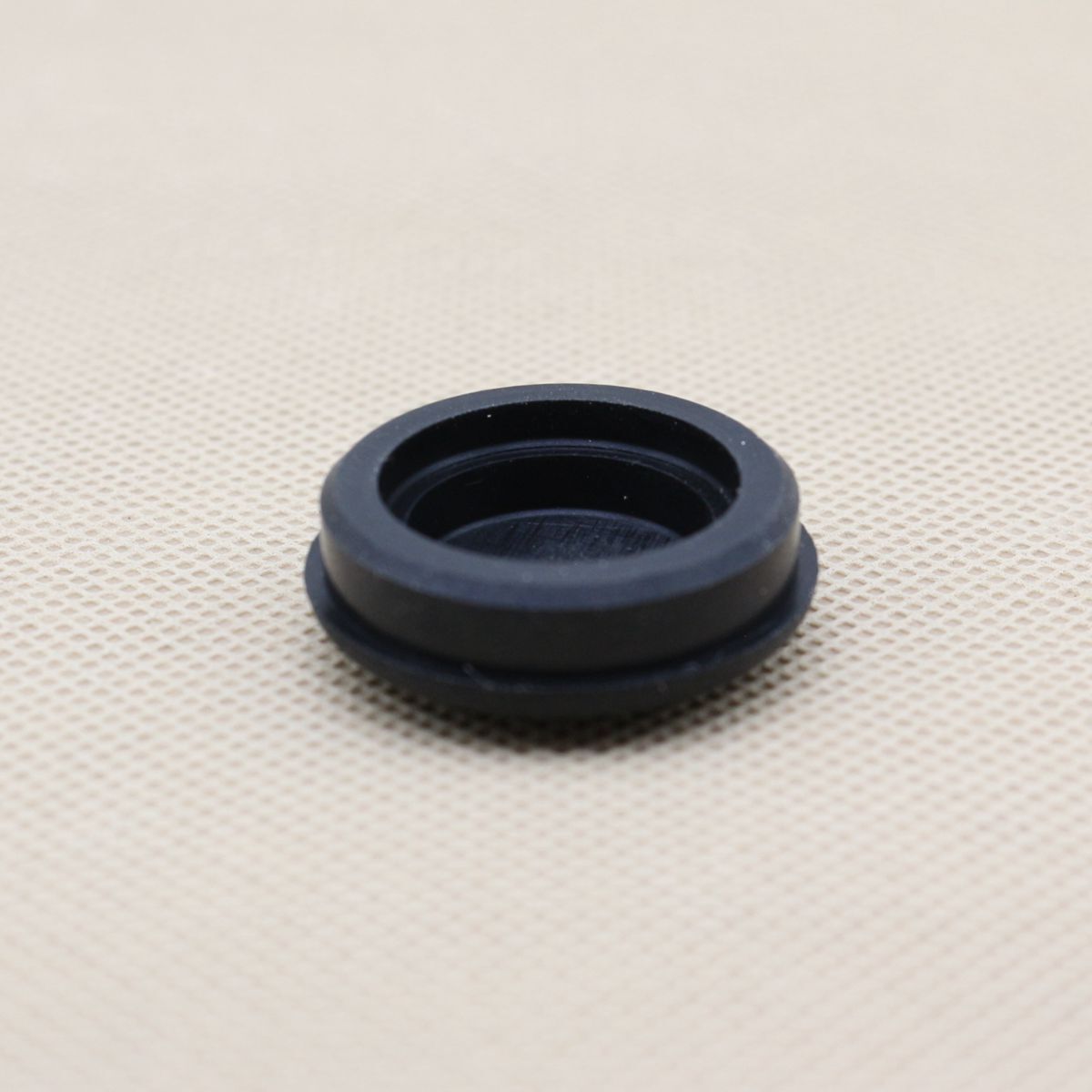 1-pack of new windshield wiper arm nut caps for Hyundai and for Kia 98390-3F000