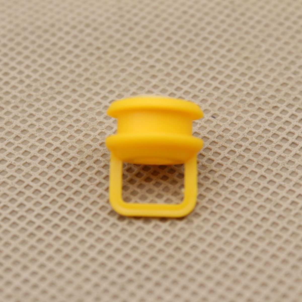 Automotive transmission cable coupling bushings for Chevrolet and for Cadillac , and for GimChill for Sierra .