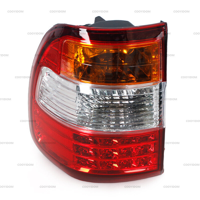 The complete set of rear taillights and rear brakes is suitable for Toyota for Land Cruiser 1998-2007.