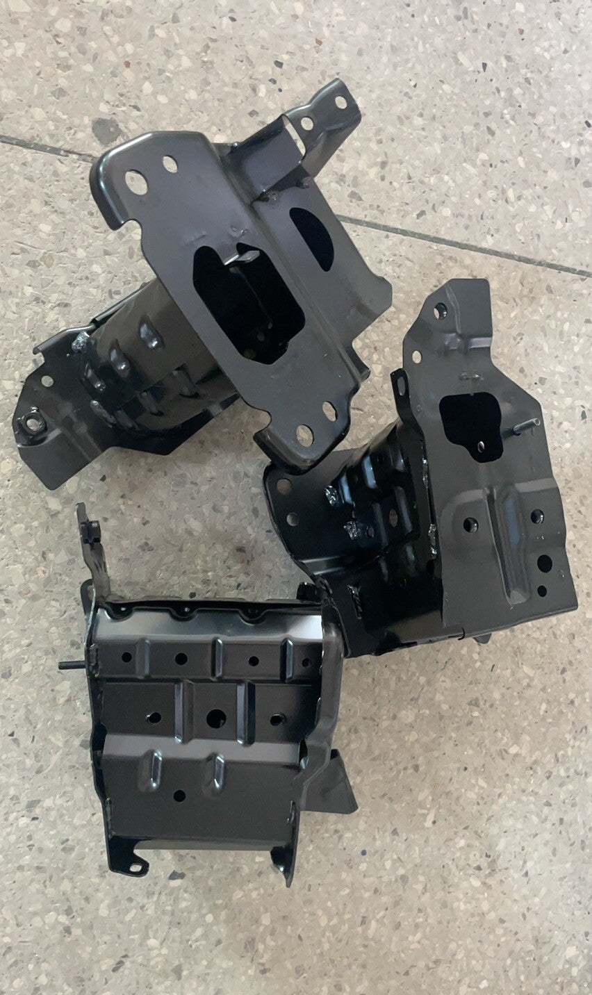 Front Right Bumper Stay Bracket 57013-0A010 for 2022-2025 for Toyota for Corolla Cross