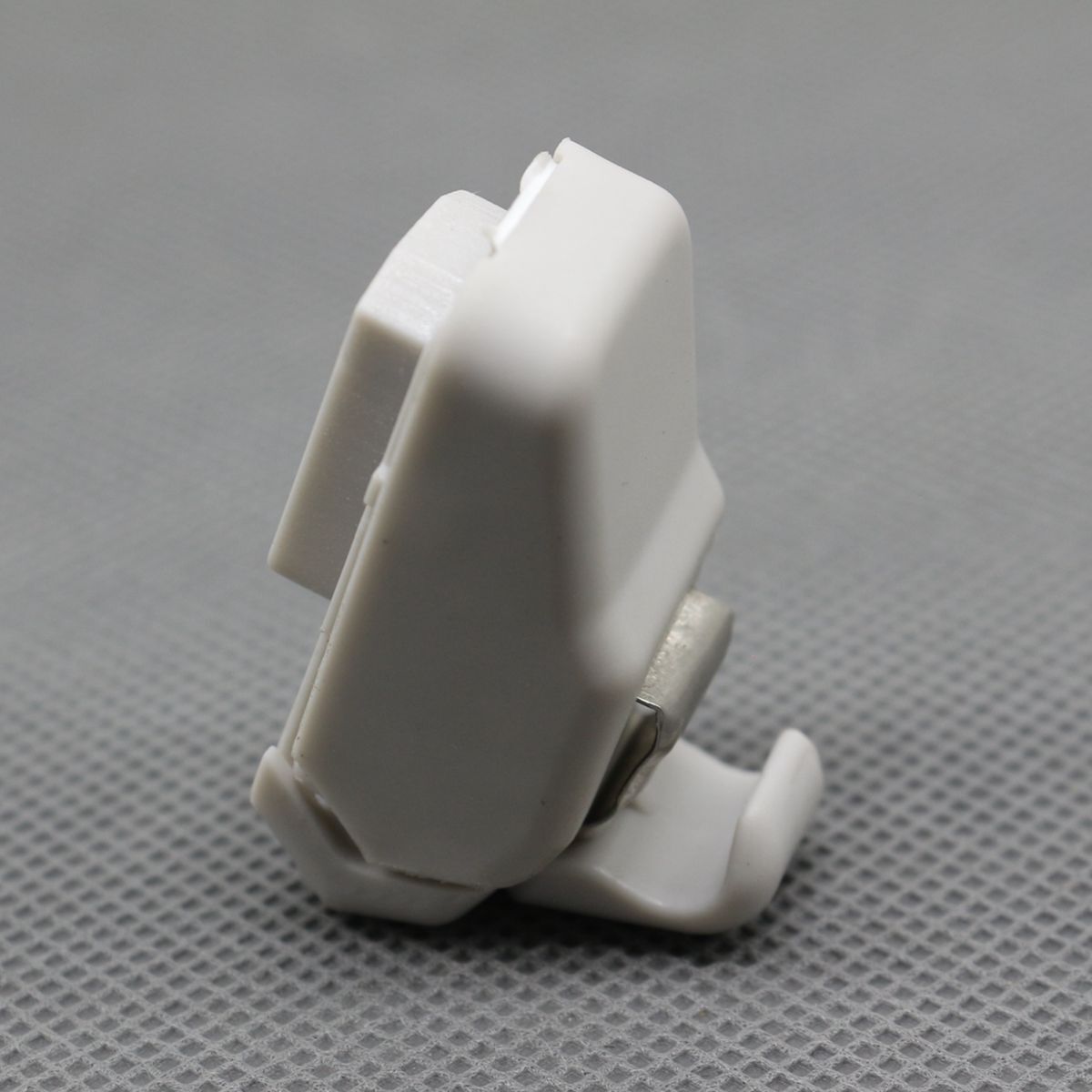 1-pack of sun visor support clips/brackets for 15-18 for Jeep Renegade 5VW09MS7AA