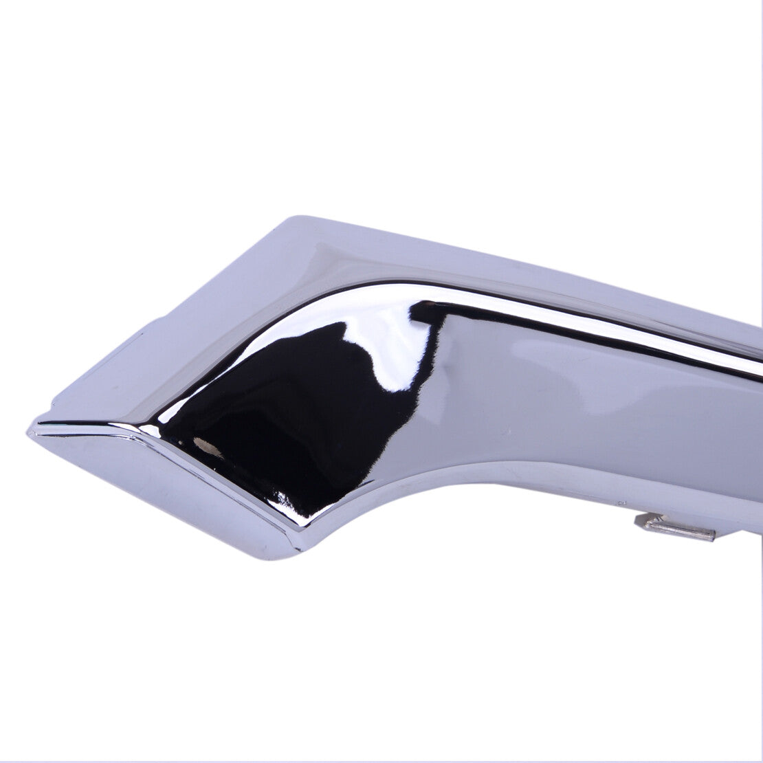 The stripes on the left front bumper fog light cover are suitable for the for Chevrolet Malibu.