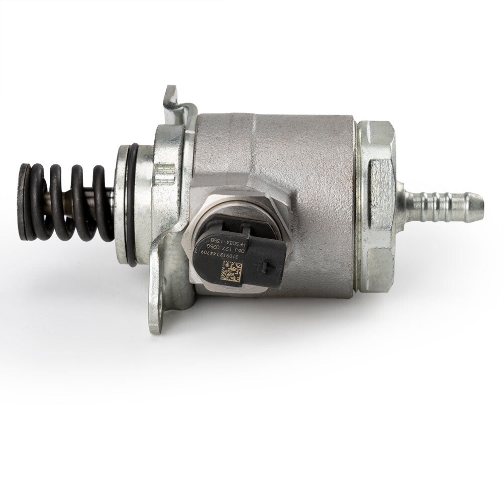 One high-pressure fuel pump (06J127025G) suitable for VW GTI, for Audi for A4 , for A5 , Q3, Q5 2.0T.