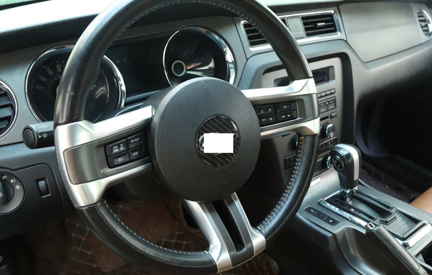 Real Carbon Steering Wheel Center Decor Sticker Trim for Ford for Mustang 09-13
