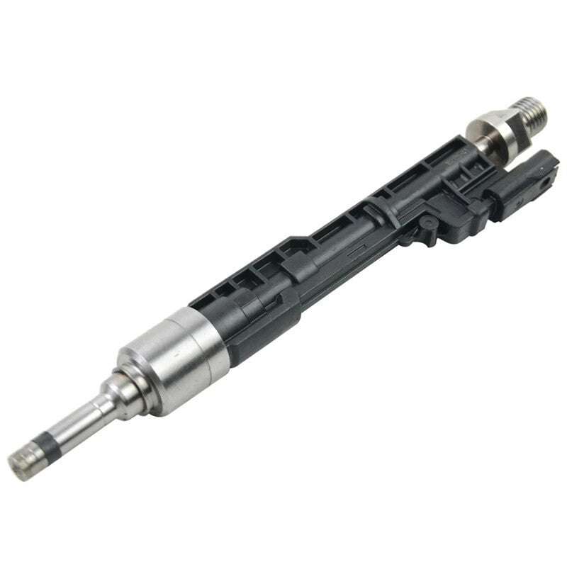 Fuel injectors compatible with for BMW 320i, 328i, Z4, and X3 2.0L vehicles manufactured between 2013 and 2016. Contact numbers: 0261500172, 136476394.
