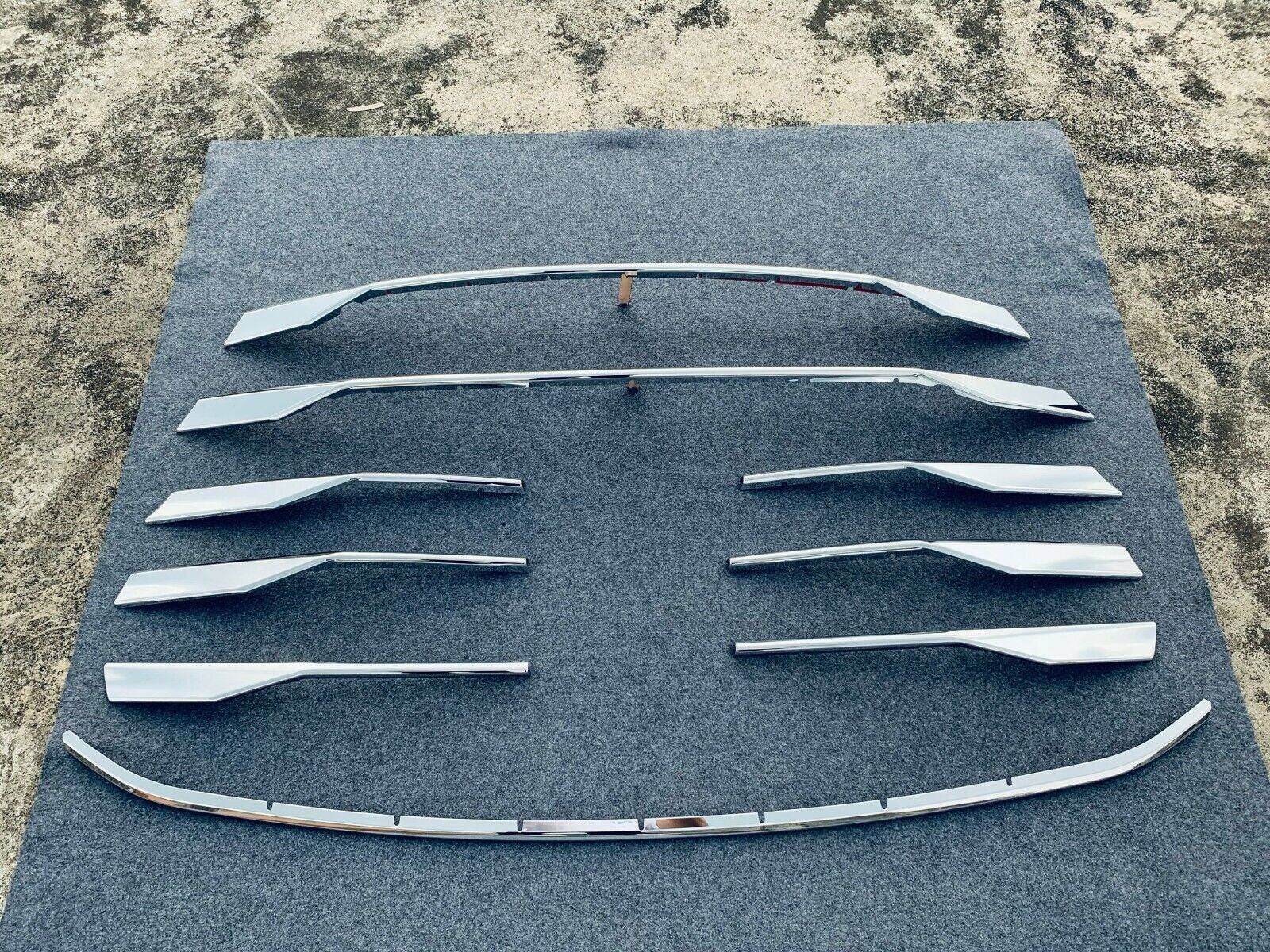 For 2021-23 for Toyota for Sienna Chrome ABS Front Grille Center Molding Strip Trim Kit