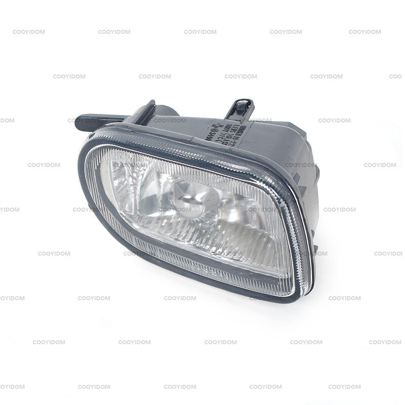 Applicable to the right front bumper fog light of for Nissan Almera Sunny 2000 - 2004