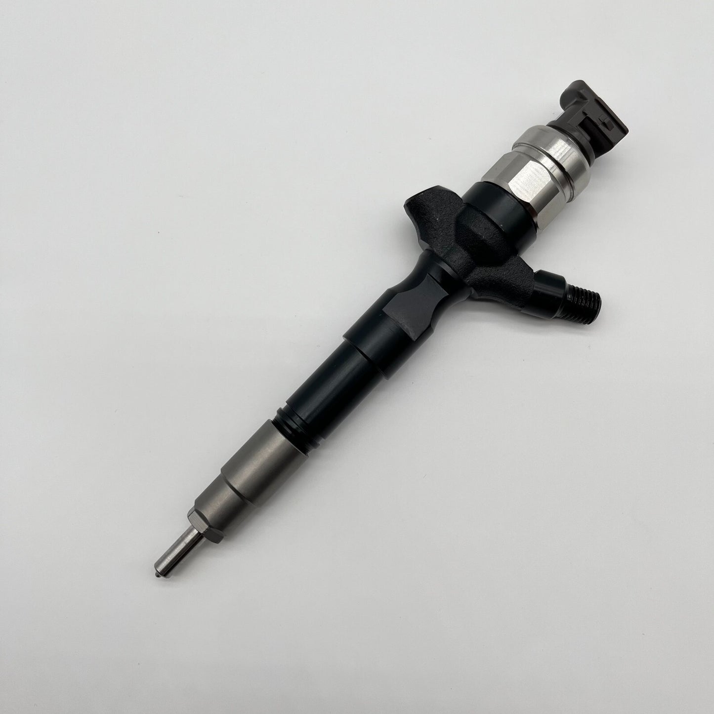 095000-5880 095000-5881 DIESEL FUEL INJECTOR for TOYOTA HIACE Hilux 23670-30050