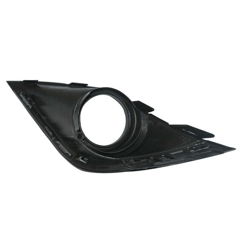 Applicable to 2019 and 2020 for Mitsubishi Outlander front bumper fog light and driver's light cover (left).